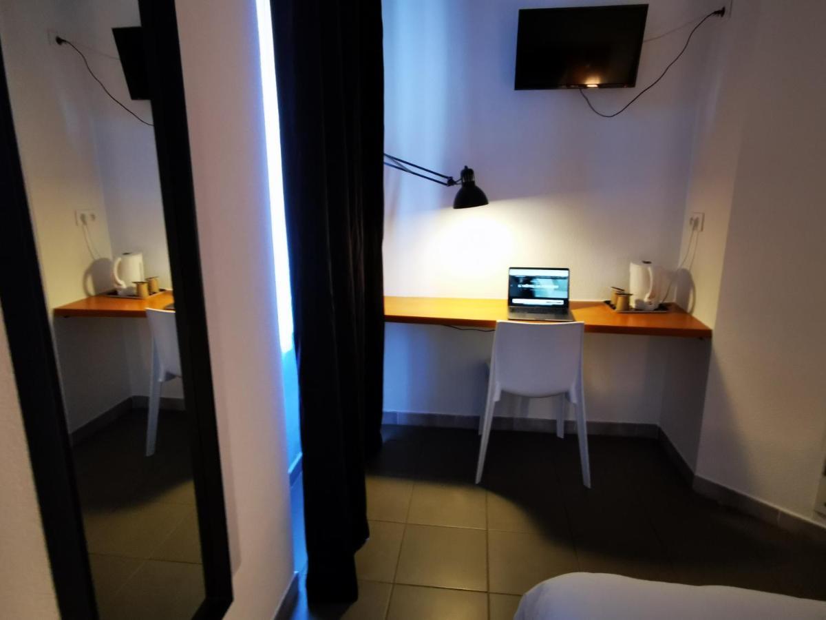 Hotel Le Ponson Обена Екстериор снимка