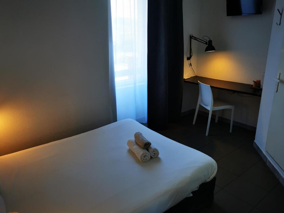 Hotel Le Ponson Обена Екстериор снимка