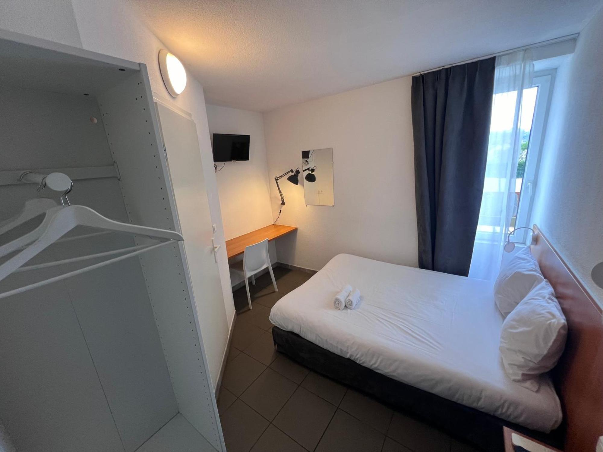 Hotel Le Ponson Обена Екстериор снимка