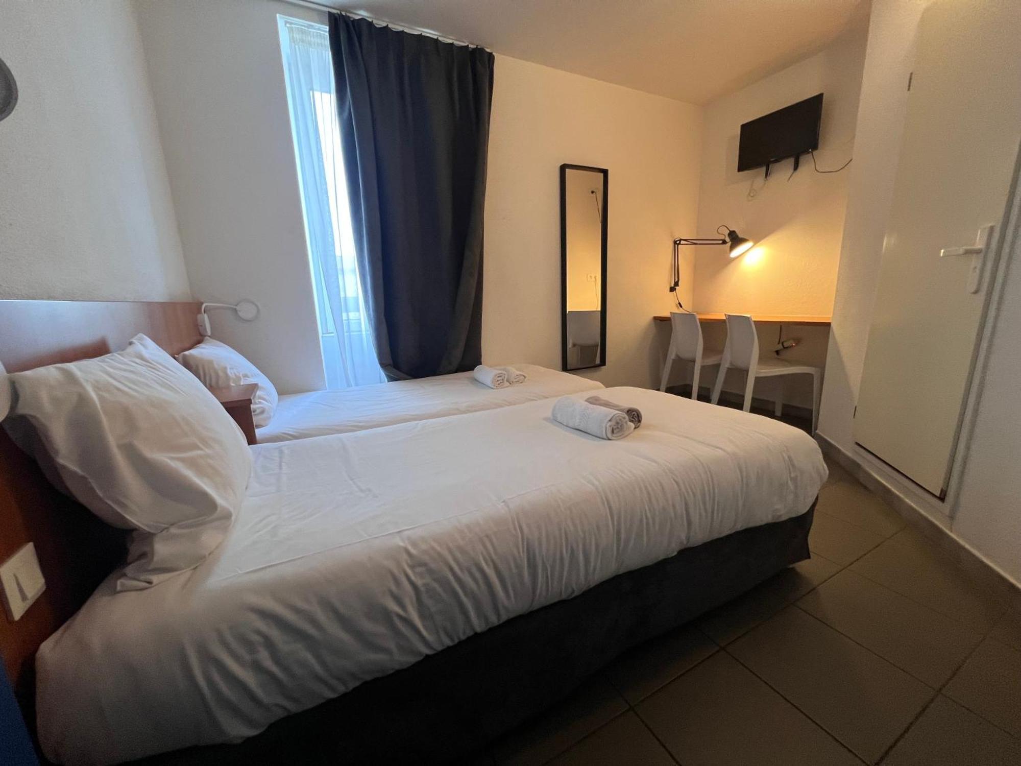 Hotel Le Ponson Обена Екстериор снимка